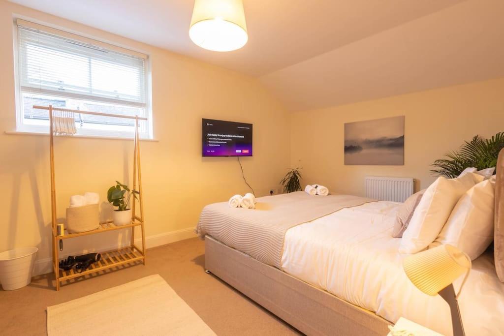 The Wellness Lodge- Gym, Table Tennis, Cinema, Parking And More! Bath Exterior photo