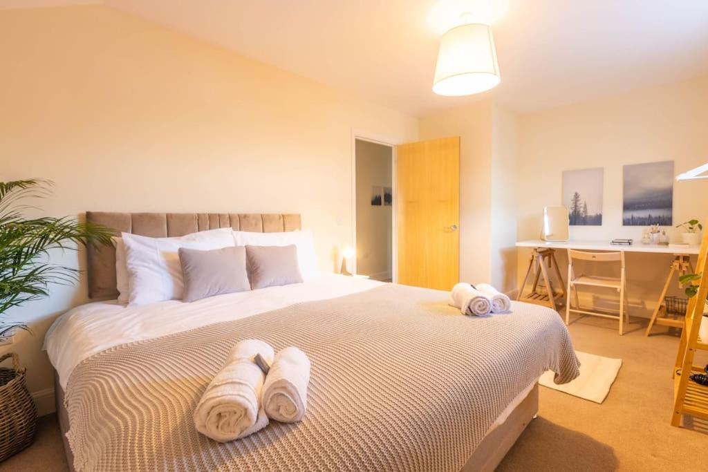 The Wellness Lodge- Gym, Table Tennis, Cinema, Parking And More! Bath Exterior photo