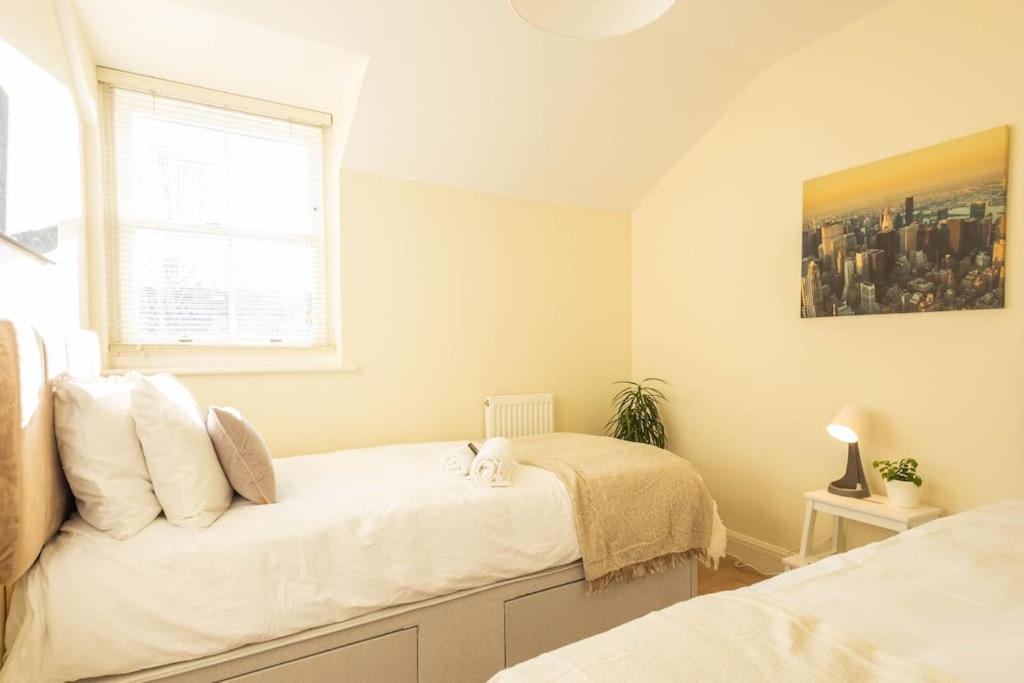 The Wellness Lodge- Gym, Table Tennis, Cinema, Parking And More! Bath Exterior photo