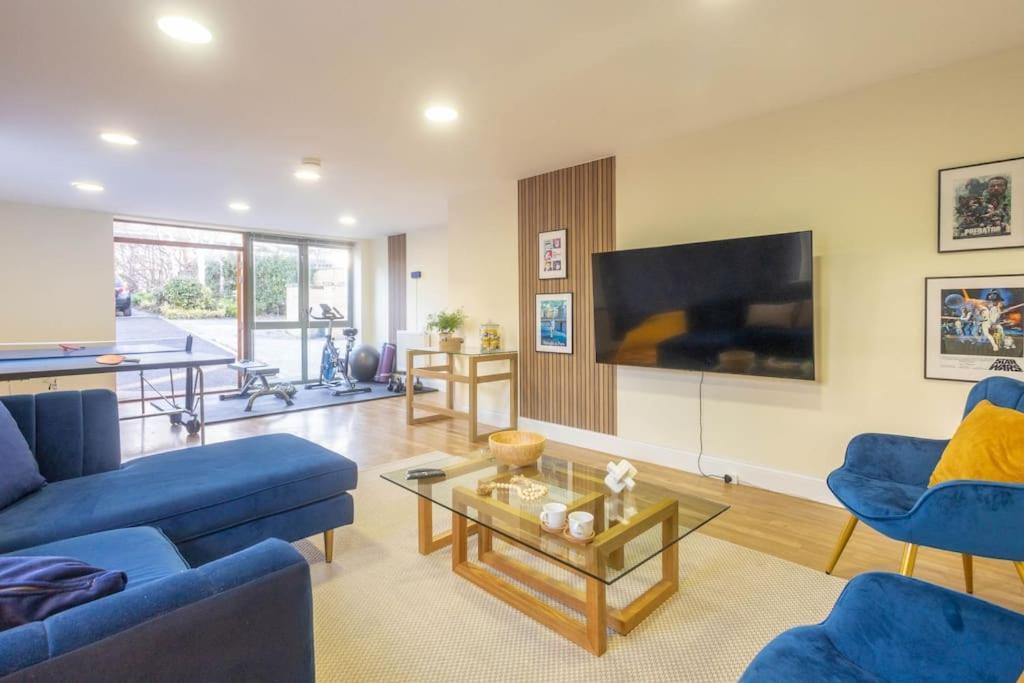 The Wellness Lodge- Gym, Table Tennis, Cinema, Parking And More! Bath Exterior photo